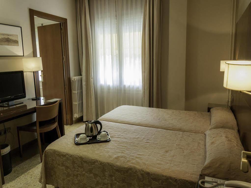Ramon Berenguer IV Hotel Lleida Exterior photo