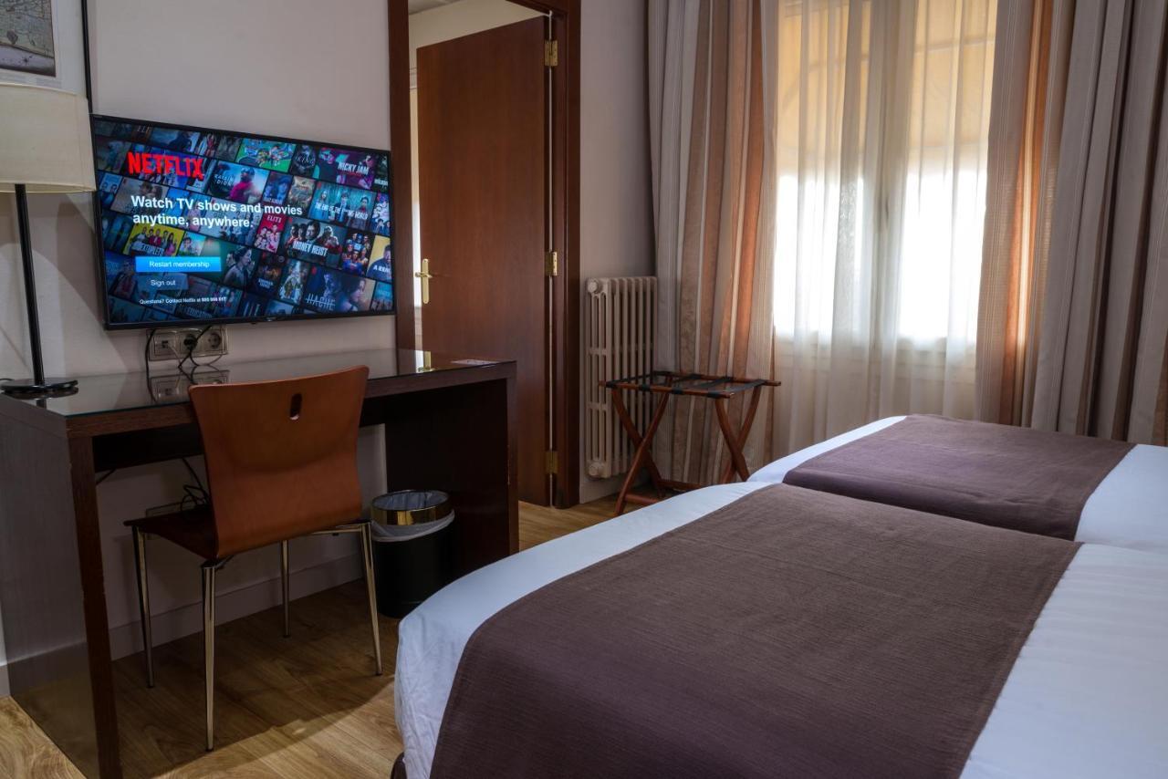 Ramon Berenguer IV Hotel Lleida Exterior photo